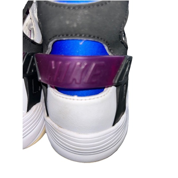 Nike Boys 5.5Y Air Flight Huarache 705281-100 White Purple Blue Running Shoes - Picture 5 of 9